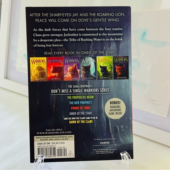 Warriors Sign of the Moon Paperback Chapter Book YA Fantasy Fiction Novel - Picture 4 of 4